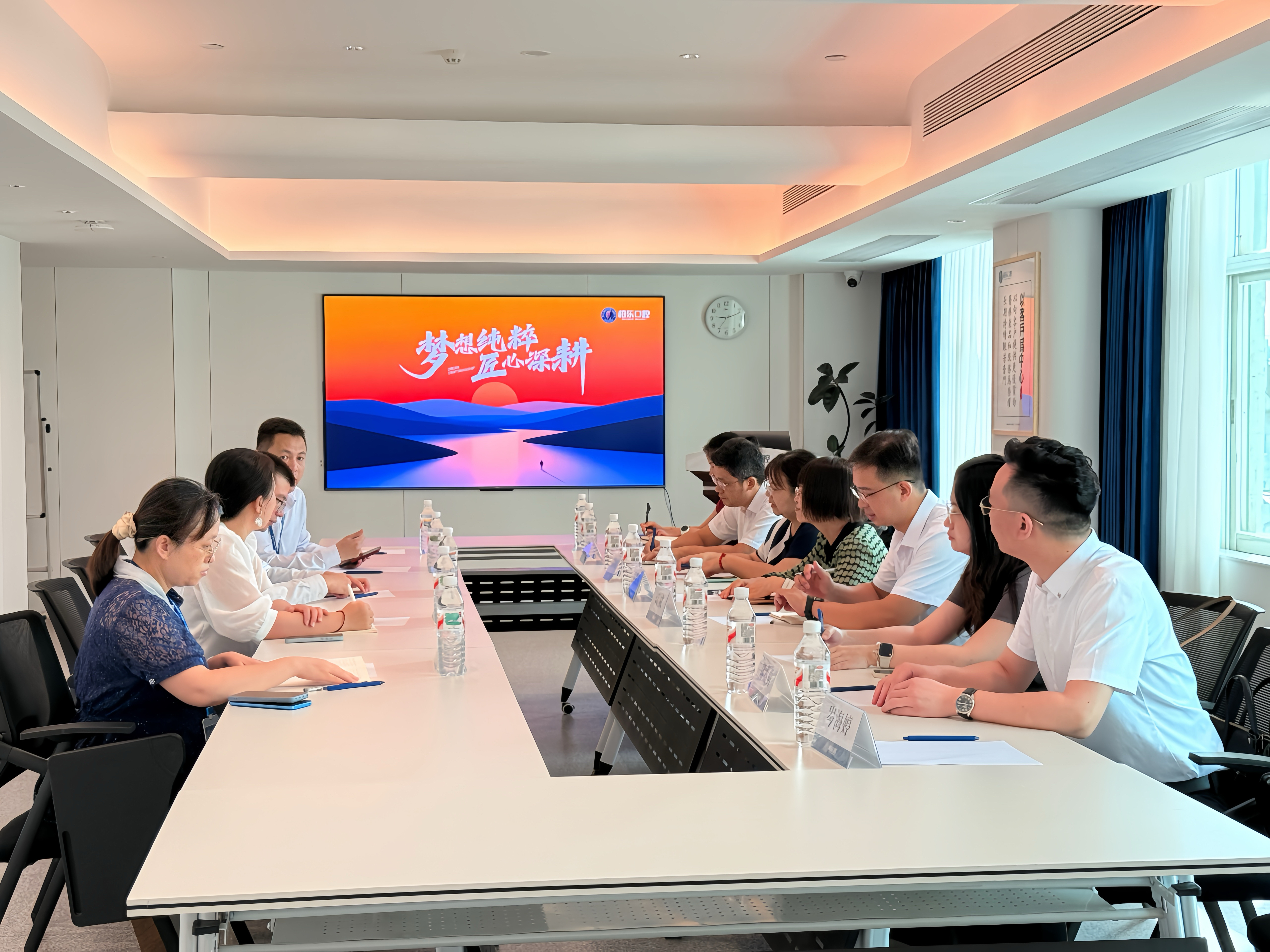 2.jpg 英国上市公司365